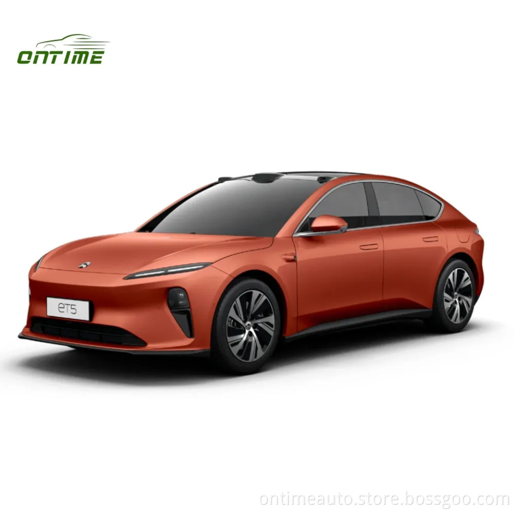 China′s High-End Technology Electric Vehicle The Ontime Et5 Has a Battery Range of 710 Kilometers